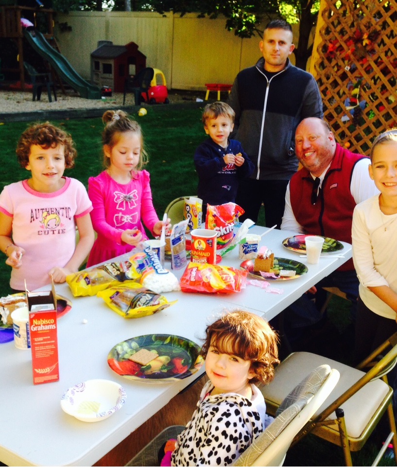 Hanover Sukkah decorating